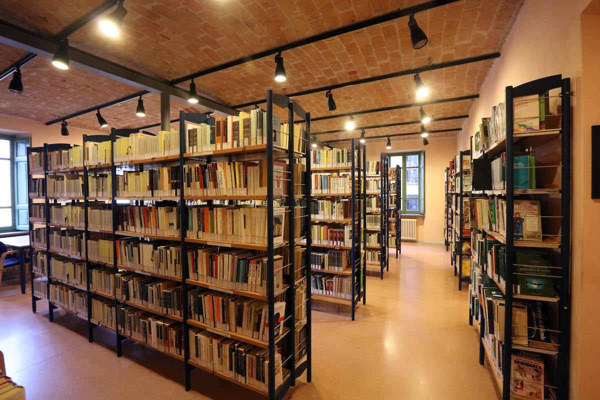 Biblioteca Civica "CESARE PAVESE"